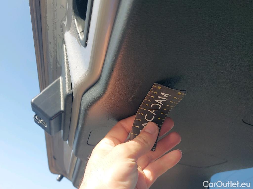  Toyota  C-HR TOYOTA  / 2016 / 5P / todoterreno 1.8 125H Advance (CX) #18