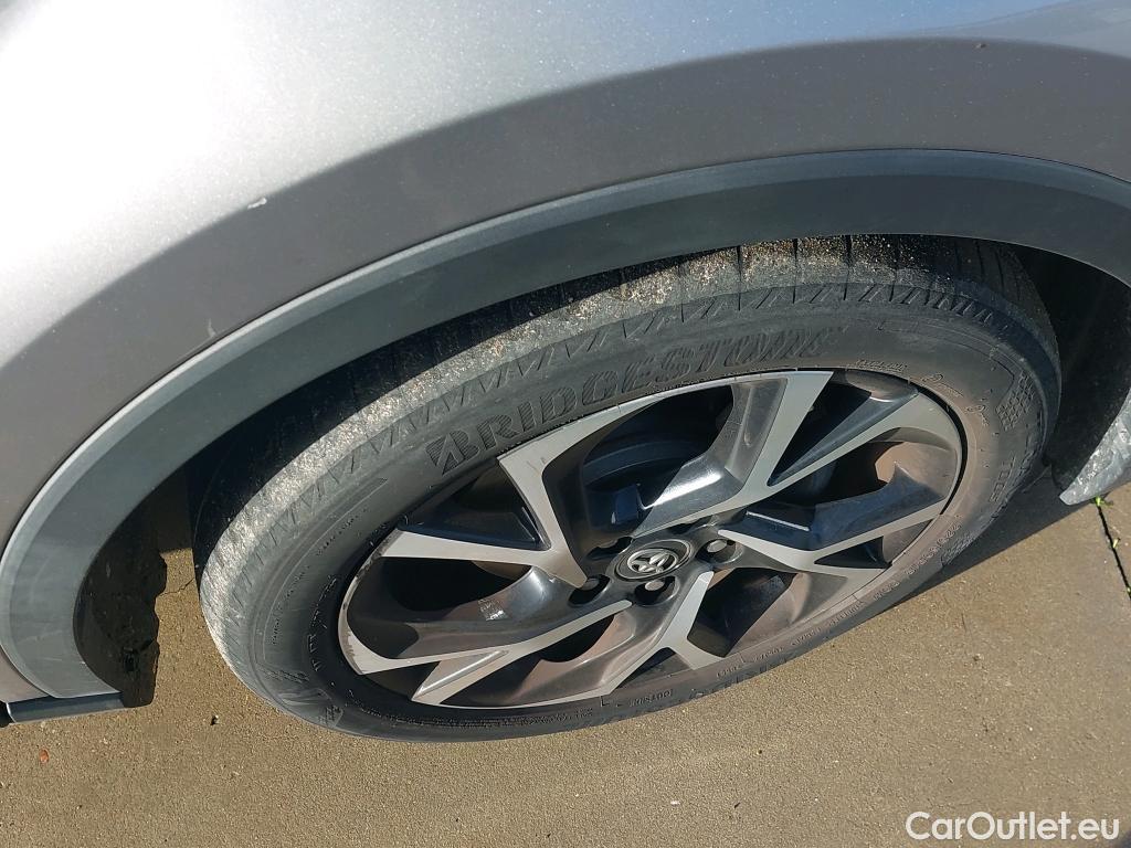  Toyota  C-HR TOYOTA  / 2016 / 5P / todoterreno 1.8 125H Advance (CX) #1