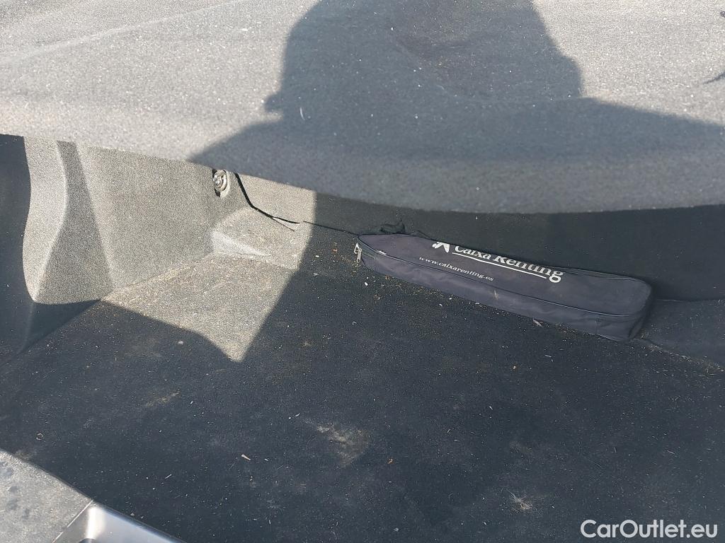  Toyota  C-HR TOYOTA  / 2016 / 5P / todoterreno 1.8 125H Advance (CX) #26