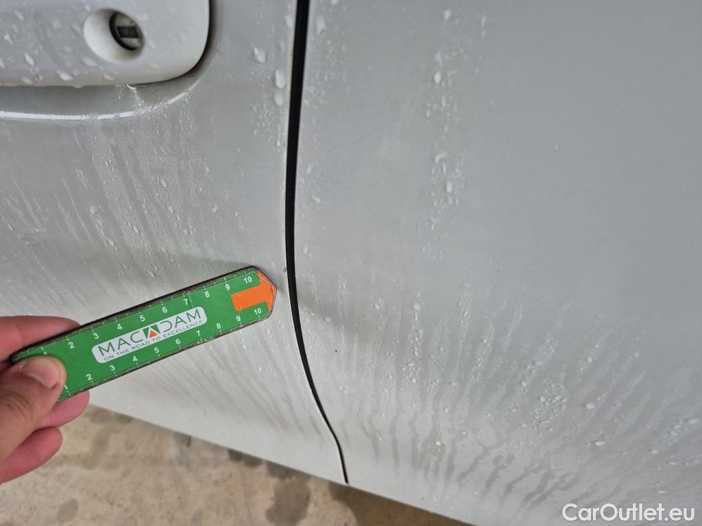  Volkswagen  Golf  VOLKSWAGEN / 2020 / 5P / berlina con portón 2.0 TDI 85kW (115CV) #16