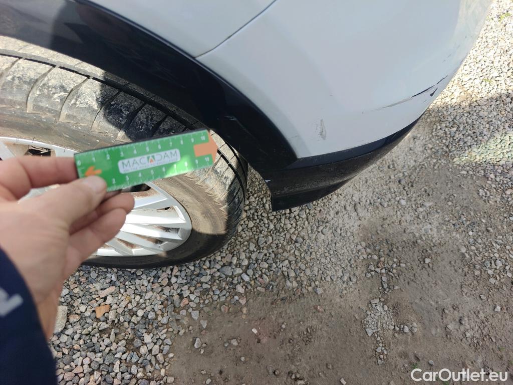  Audi  Q2 AUDI  / 2016 / 5P / todoterreno Design 30 TFSI 85kW (116CV) #51