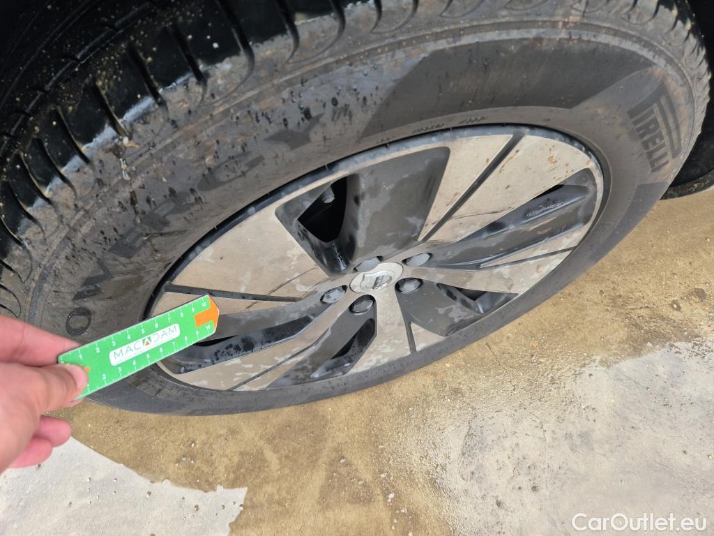  Volvo  XC 40 VOLVO XC40 / 2021 / 5P / todoterreno 1.5 T4 Twin Recharge Core Auto #7