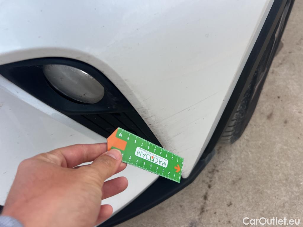  Toyota  C-HR TOYOTA  / 2019 / 5P / todoterreno 2.0 180H Advance #10