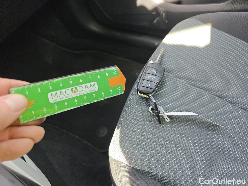  Audi  Q2 AUDI  / 2016 / 5P / todoterreno Design 30 TFSI 85kW (116CV) #2