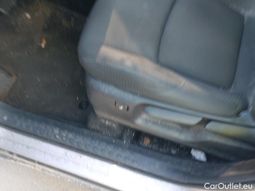  Toyota  C-HR TOYOTA  / 2016 / 5P / todoterreno 1.8 125H Advance (CX) #13