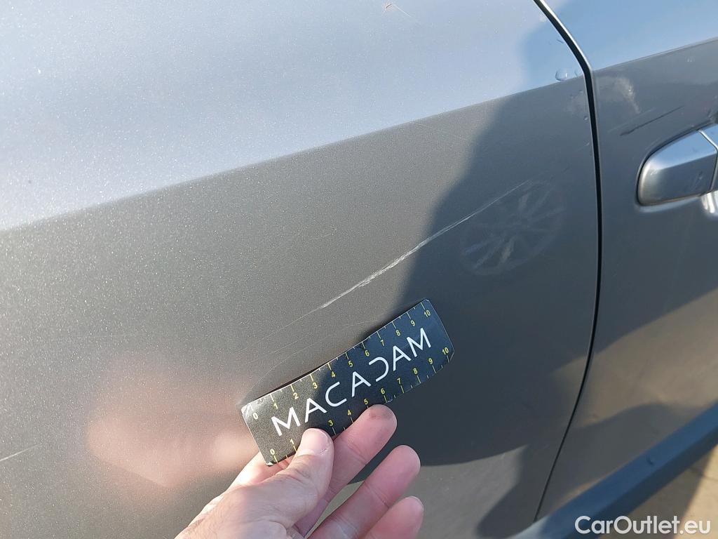  Toyota  C-HR TOYOTA  / 2016 / 5P / todoterreno 1.8 125H Advance (CX) #16