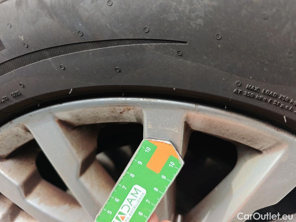  Audi  Q2 AUDI  / 2016 / 5P / todoterreno Design 30 TFSI 85kW (116CV) #28