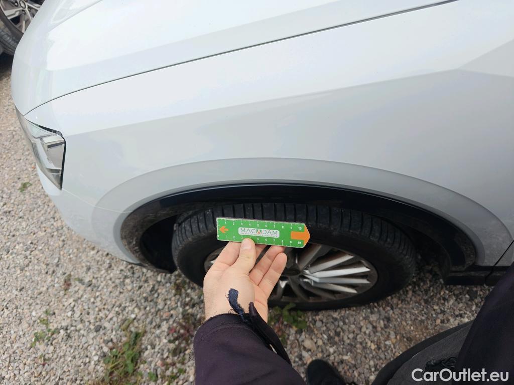  Audi  Q2 AUDI  / 2016 / 5P / todoterreno Design 30 TFSI 85kW (116CV) #12