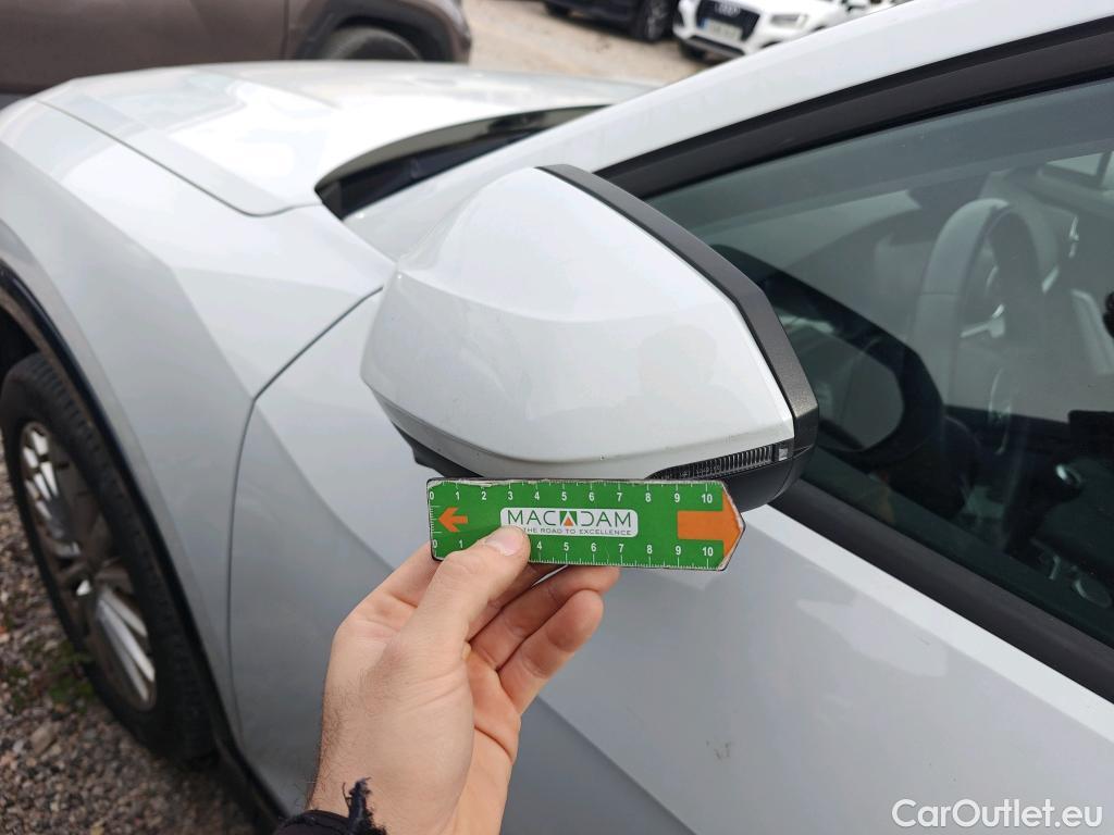  Audi  Q2 AUDI  / 2016 / 5P / todoterreno Design 30 TFSI 85kW (116CV) #17