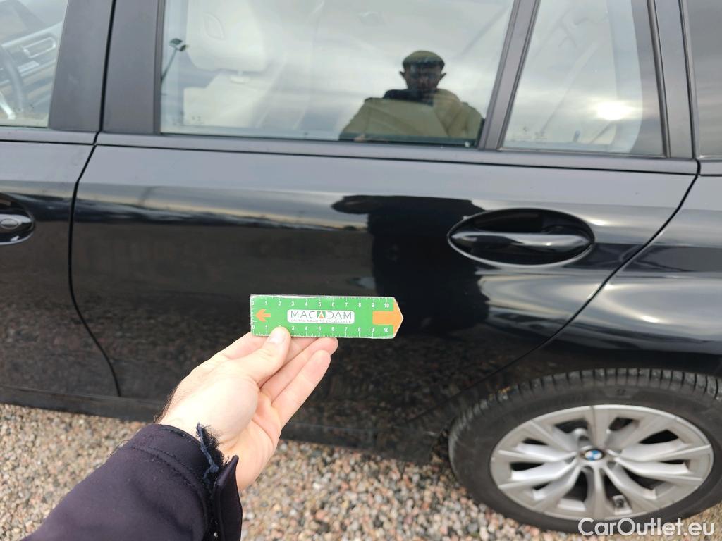  Bmw  Serie 3 BMW  / 2019 / 5P / familiar 318d Auto.Touring #18