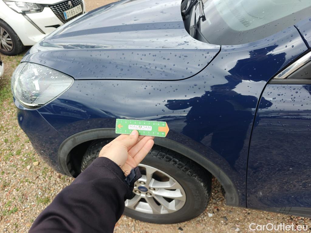  Ford  Kuga FORD  / 2019 / 5P / todoterreno Titanium 2.5 Duratec FHEV 140kW Auto #58