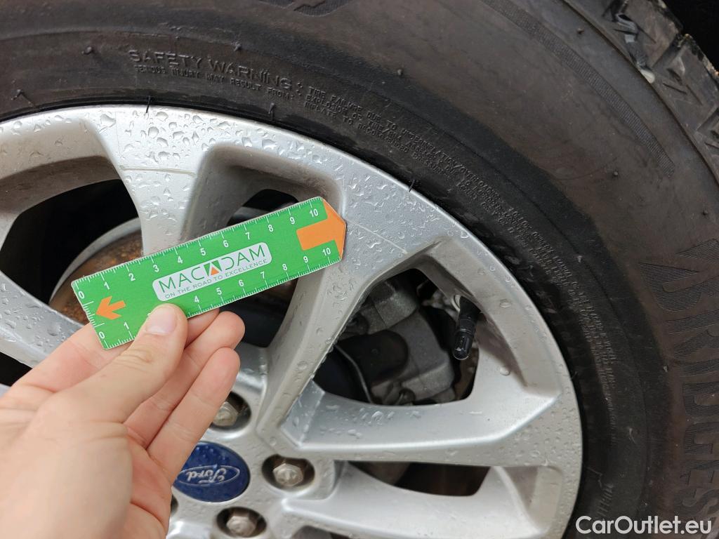  Ford  Kuga FORD  / 2019 / 5P / todoterreno Titanium 2.5 Duratec FHEV 140kW Auto #22