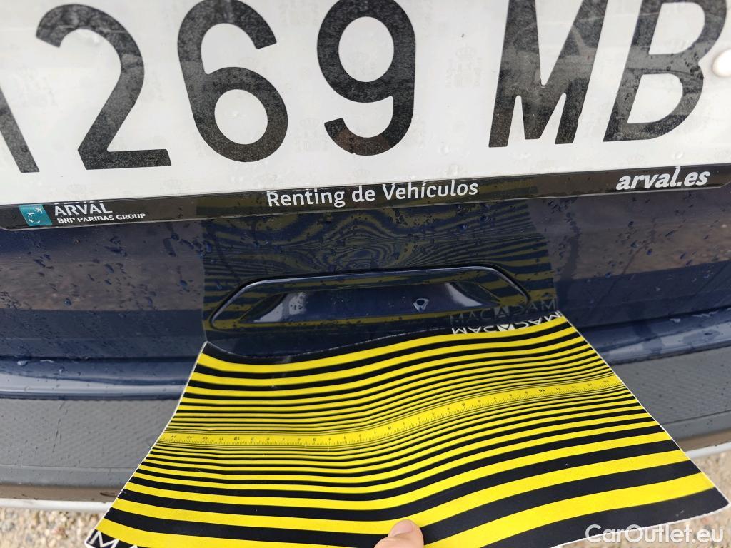  Ford  Kuga FORD  / 2019 / 5P / todoterreno Titanium 2.5 Duratec FHEV 140kW Auto #2