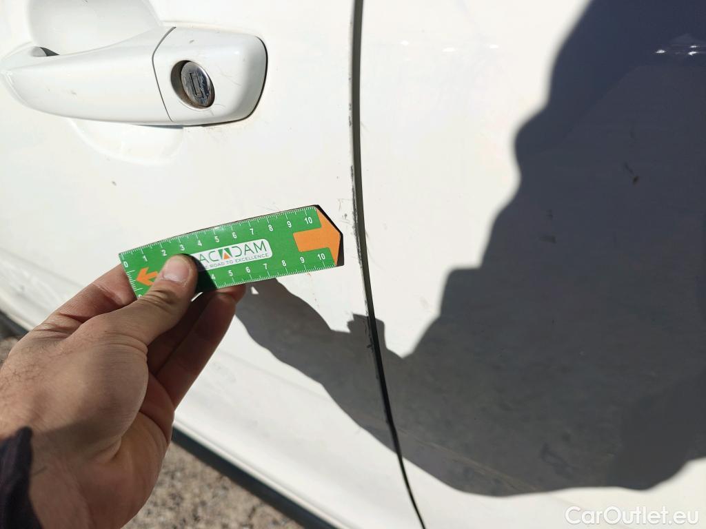  Citroen  C3 CITROEN  / 2016 / 5P / berlina con portón BlueHDi 73KW (100CV) S&S FEEL #11