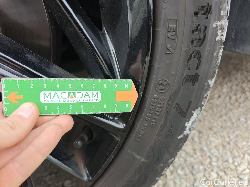  Hyundai  Tucson HYUNDAI  / 2018 / 5P / todoterreno 1.6CRDI 100kW (136CV) 48V N-Line DCT 4X2 #60