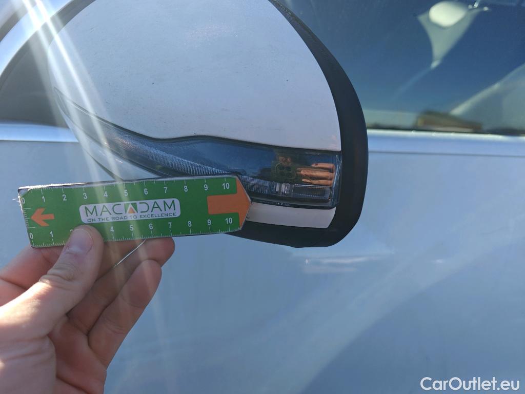  Mercedes  GLA MERCEDES-BENZ  / 2020 / 5P / todoterreno  200 D #52