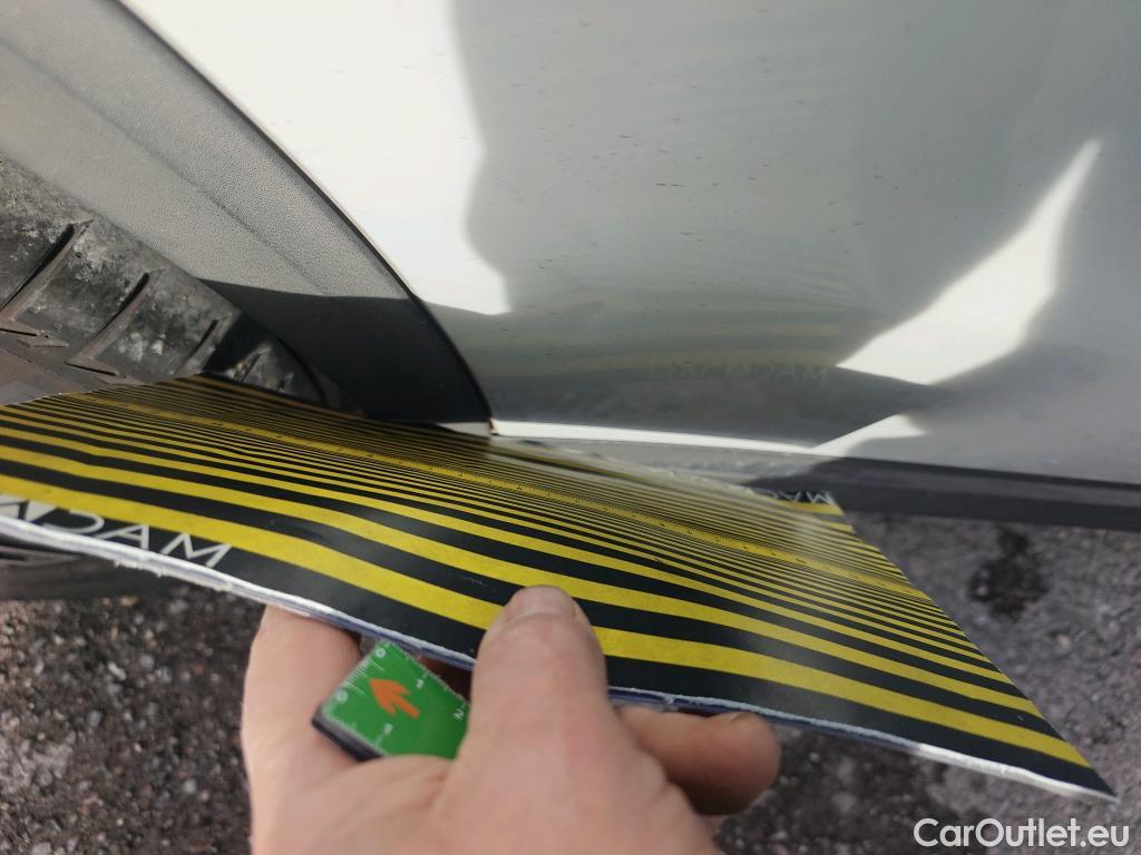  Mercedes  GLA MERCEDES-BENZ  / 2020 / 5P / todoterreno  200 D #2