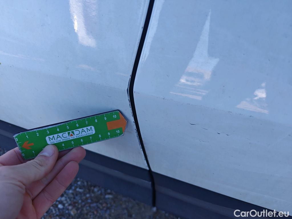  Mercedes  GLA MERCEDES-BENZ  / 2020 / 5P / todoterreno  200 D #29