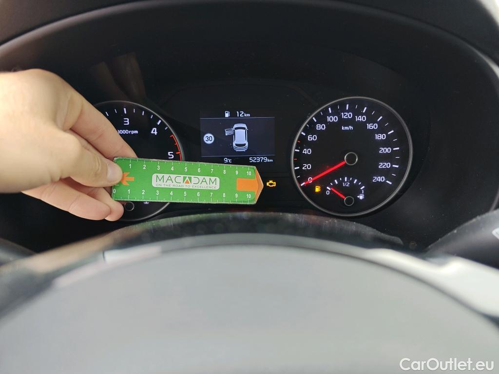  KIA  Sportage KIA  1.6MHEV Drive 100kW(136CV) 4x2(Crist Tintados) #81