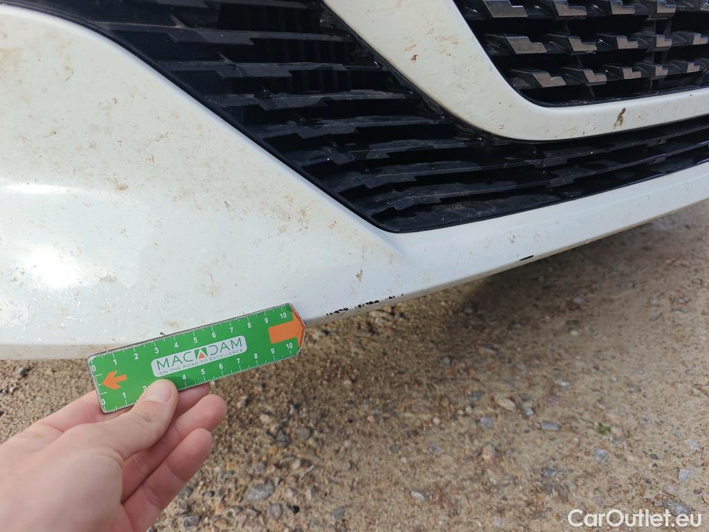  Peugeot  208 PEUGEOT  / 2019 / 5P / berlina con portón BlueHDi 73kW (100CV) Active Pack (AC) #48