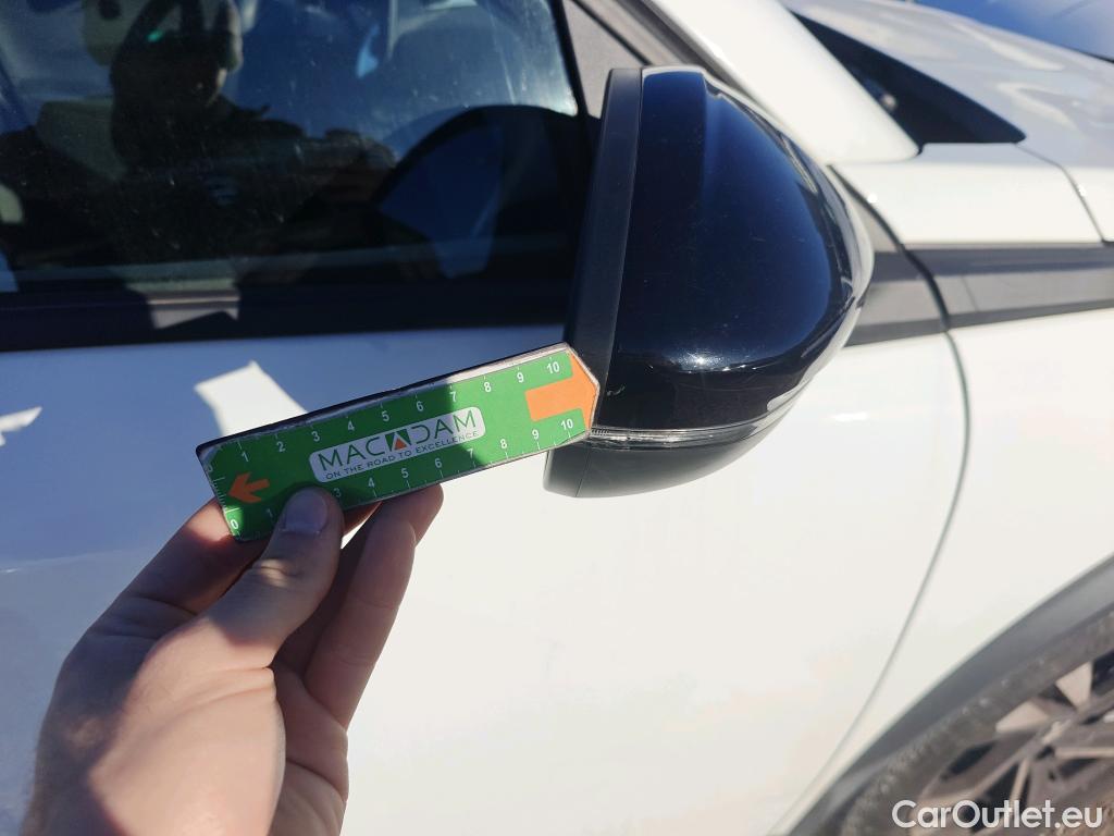  Peugeot  2008 PEUGEOT  / 2019 / 5P / todoterreno Allure BlueHDI 81kW (110CV) #52