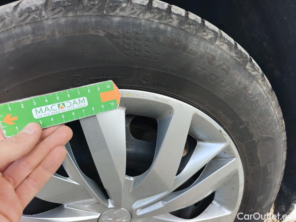  Peugeot  208 PEUGEOT  / 2019 / 5P / berlina con portón BlueHDi 73kW (100CV) Active #53