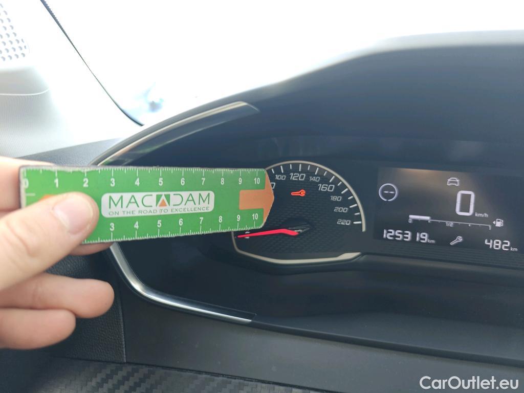  Peugeot  208 PEUGEOT  / 2019 / 5P / berlina con portón BlueHDi 73kW (100CV) Active #70