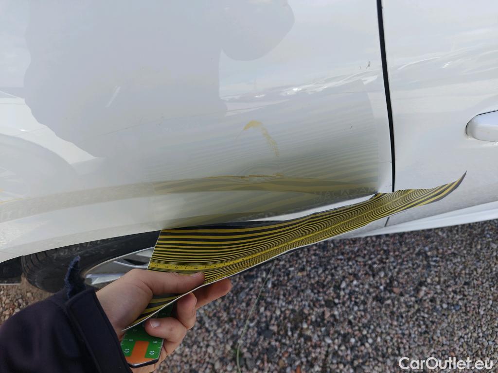  Peugeot  208 PEUGEOT  / 2019 / 5P / berlina con portón BlueHDi 73kW (100CV) Active #14