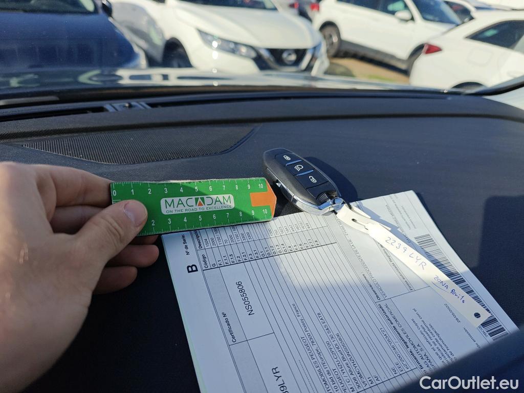  Peugeot  3008 PEUGEOT  / 2020 / 5P / todoterreno 1.5 BlueHDi 96kW (130CV) S&S Allure EAT8 #2