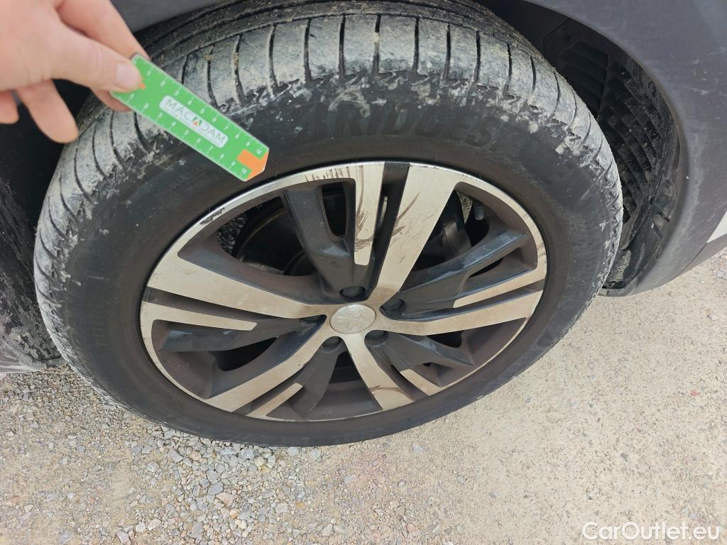  Peugeot  3008 PEUGEOT  / 2020 / 5P / todoterreno 1.5 BlueHDi 96kW S&S GT EAT8 #5