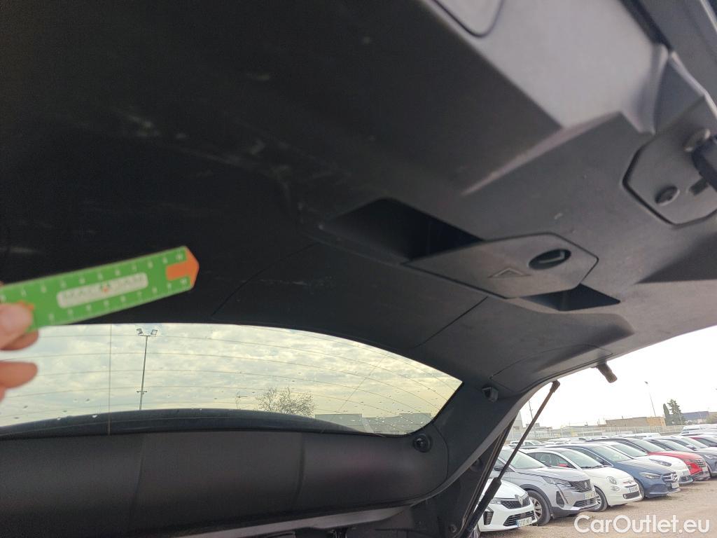  Peugeot  3008 PEUGEOT  / 2020 / 5P / todoterreno 1.5 BlueHDi 96kW S&S GT EAT8 #13