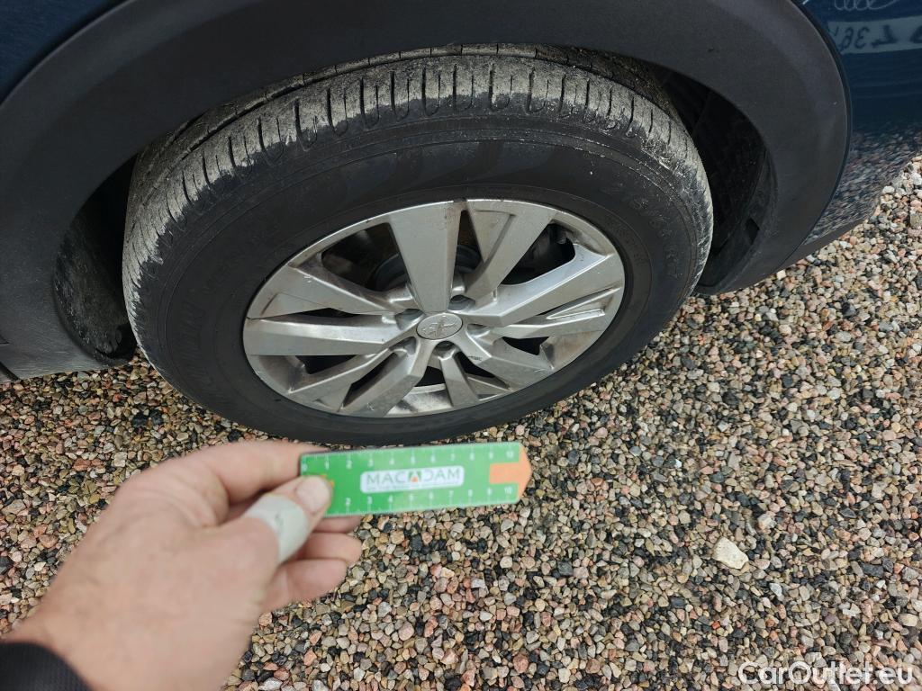  Peugeot  3008 PEUGEOT  / 2020 / 5P / todoterreno 1.5 BlueHDi 96kW Active Pack EAT8 #19