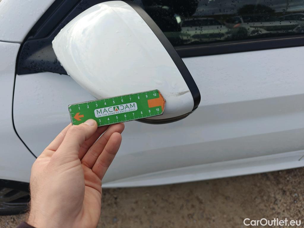  Peugeot  208 PEUGEOT  / 2019 / 5P / berlina con portón BlueHDi 73kW (100CV) Active Pack (AC) #63