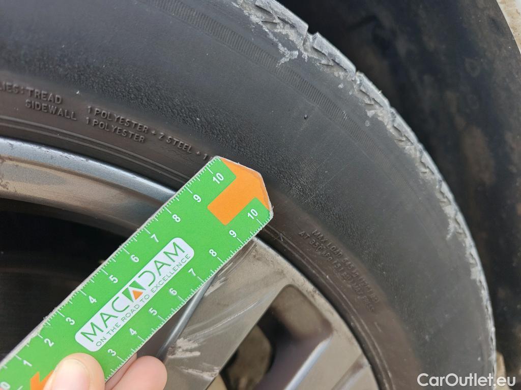  Peugeot  208 PEUGEOT  / 2019 / 5P / berlina con portón BlueHDi 73kW (100CV) Active Pack (AC) #64