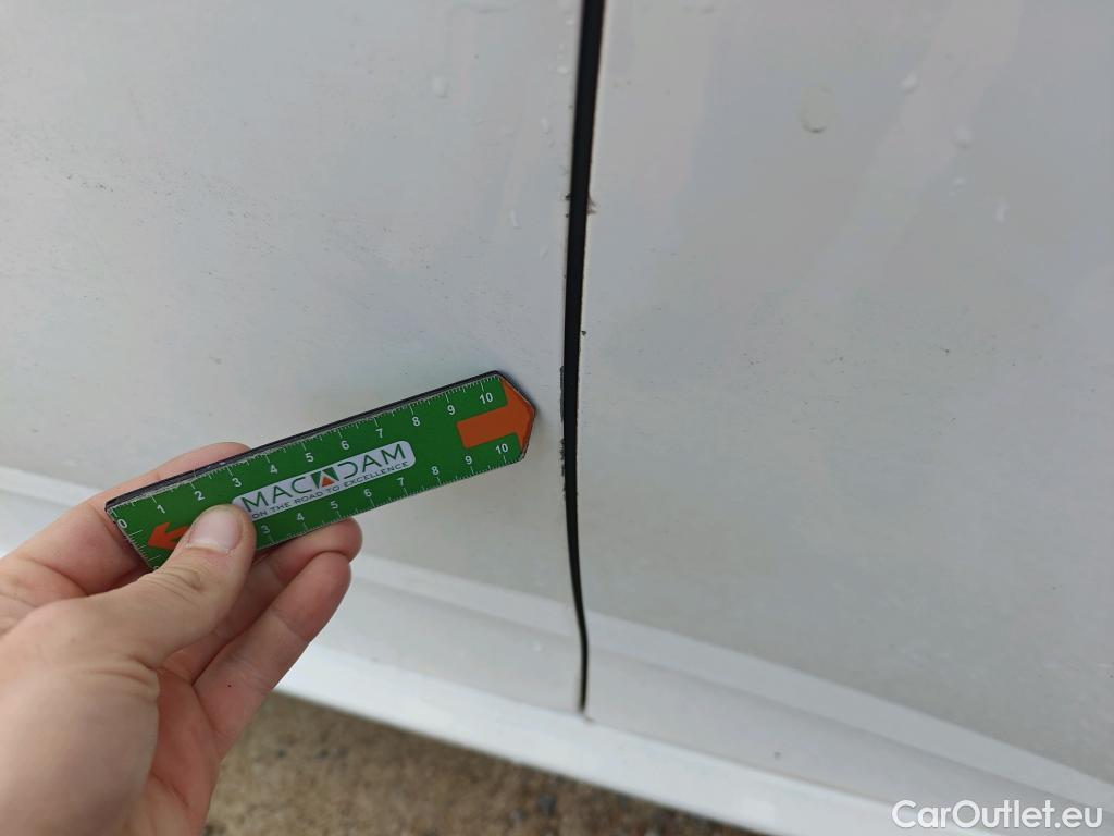  Peugeot  208 PEUGEOT  / 2019 / 5P / berlina con portón BlueHDi 73kW (100CV) Active Pack (AC) #22