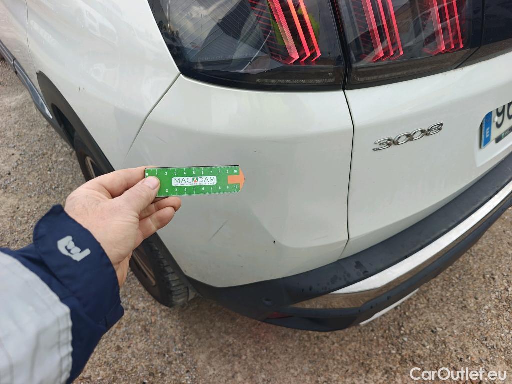  Peugeot  3008 PEUGEOT  / 2020 / 5P / todoterreno 1.5 BlueHDi 96kW S&S GT EAT8 #28