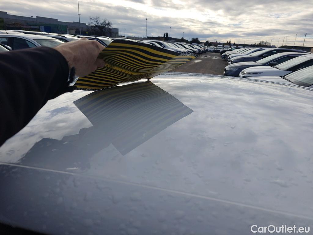  Peugeot  208 PEUGEOT  / 2019 / 5P / berlina con portón BlueHDi 73kW (100CV) Active Pack (AC) #3