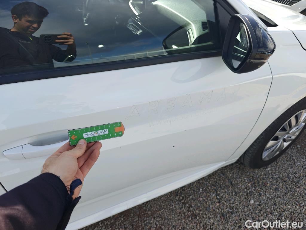  Peugeot  208 PEUGEOT  / 2019 / 5P / berlina con portón BlueHDi 73kW (100CV) Active #19