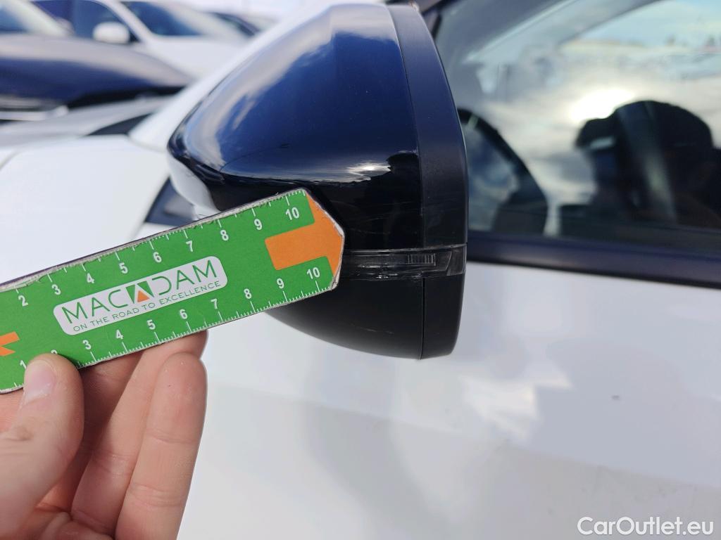  Peugeot  208 PEUGEOT  / 2019 / 5P / berlina con portón BlueHDi 73kW (100CV) Active #69