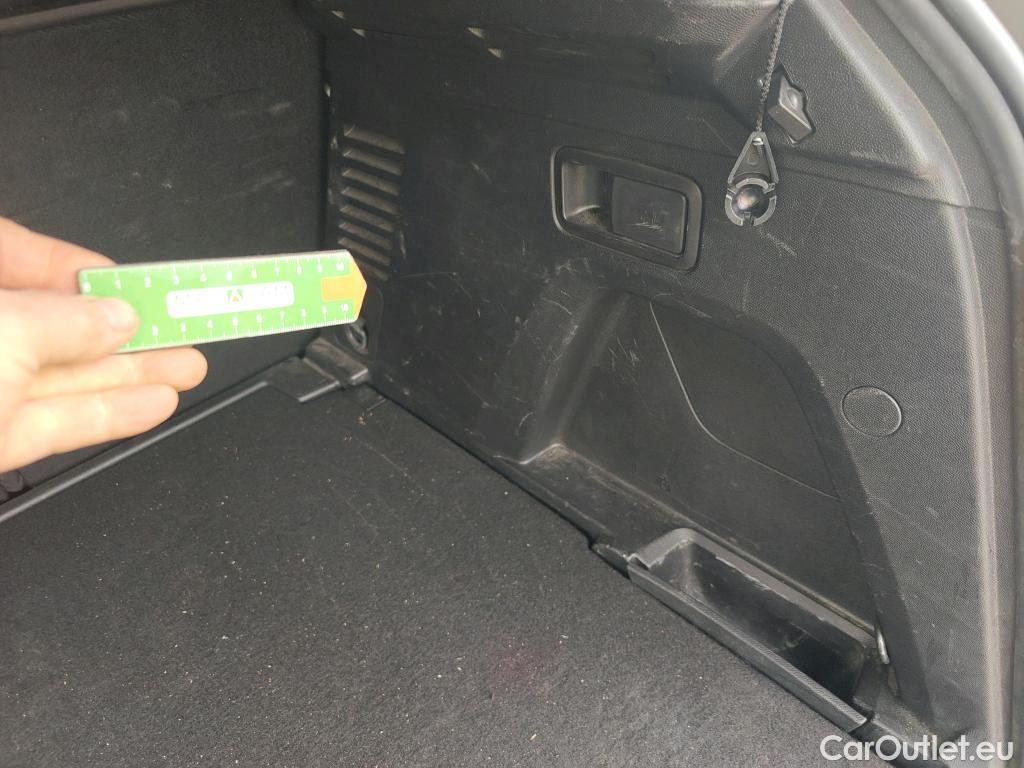  Peugeot  3008 PEUGEOT  / 2020 / 5P / todoterreno 1.5 BlueHDi 96kW S&S GT EAT8 #14