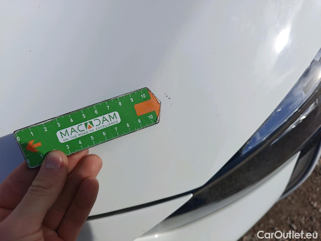  Peugeot  208 PEUGEOT  / 2019 / 5P / berlina con portón BlueHDi 73kW (100CV) Active #62