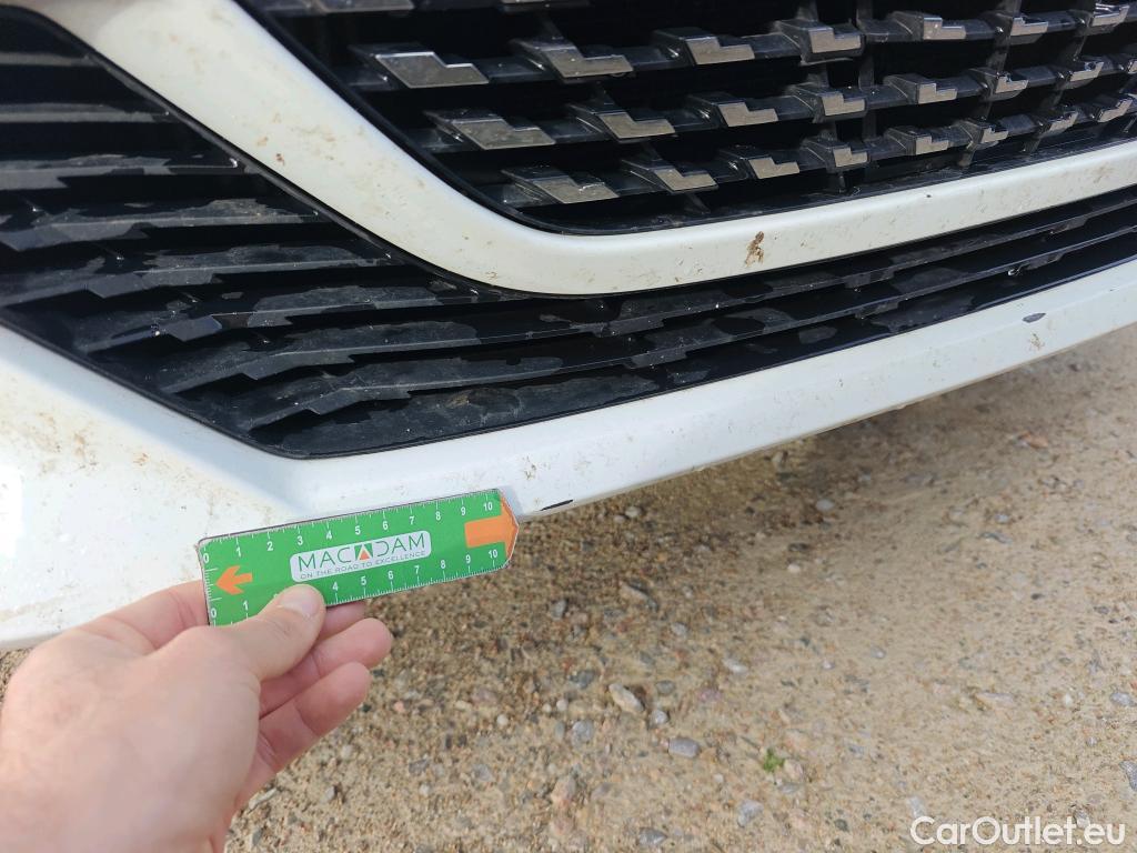  Peugeot  208 PEUGEOT  / 2019 / 5P / berlina con portón BlueHDi 73kW (100CV) Active Pack (AC) #50