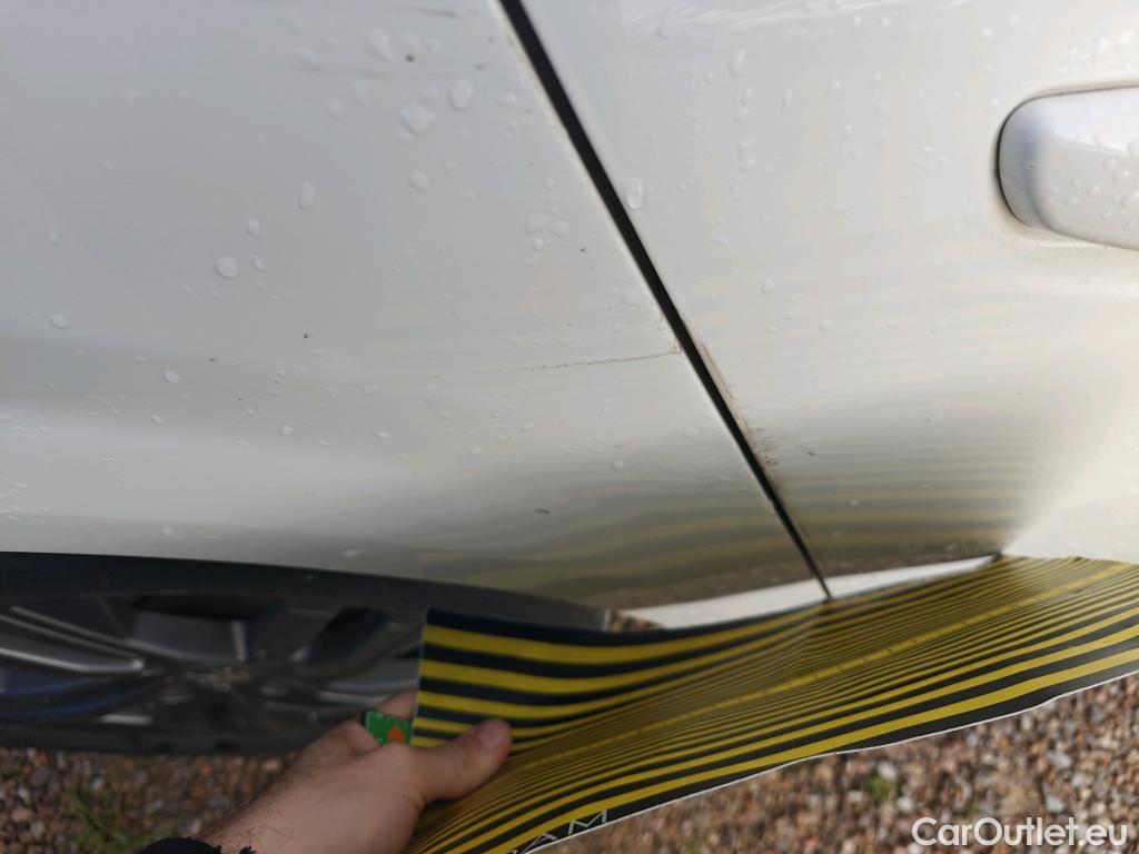  Peugeot  208 PEUGEOT  / 2019 / 5P / berlina con portón BlueHDi 73kW (100CV) Active Pack (AC) #28