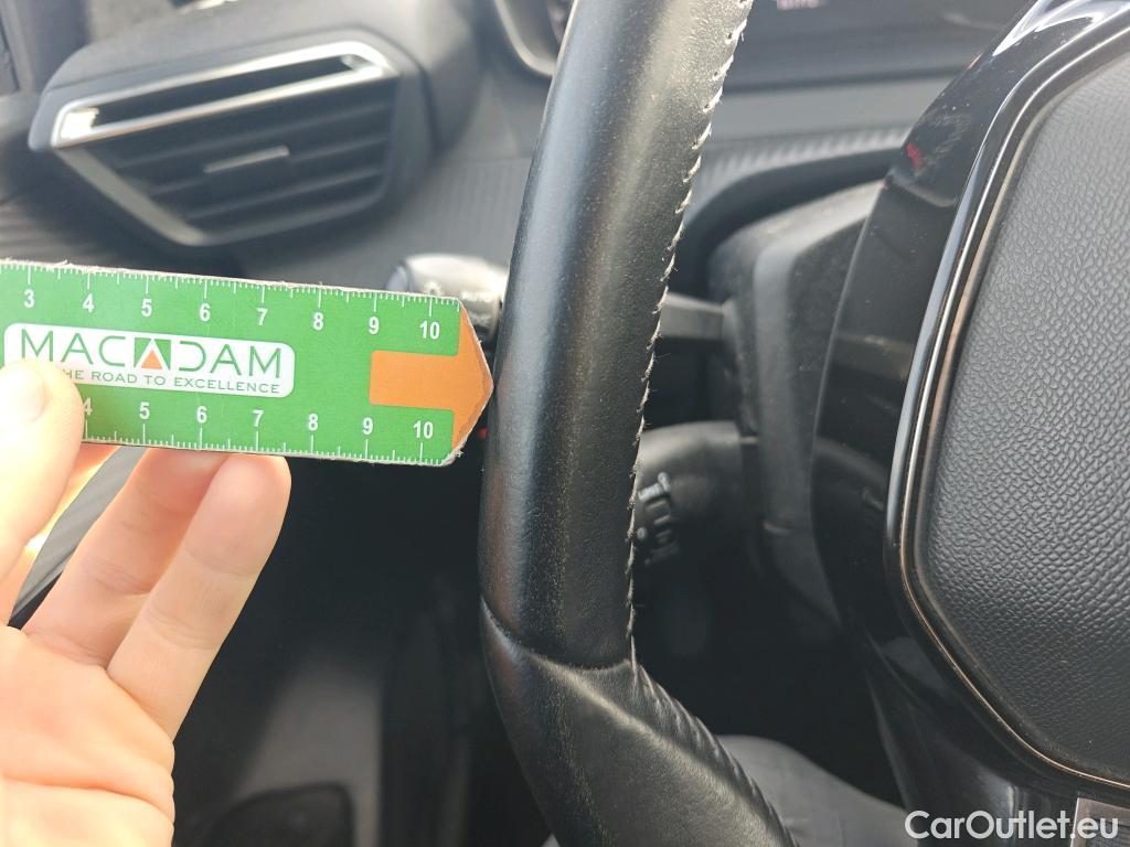  Peugeot  208 PEUGEOT  / 2019 / 5P / berlina con portón BlueHDi 73kW (100CV) Active Pack (AC) #45