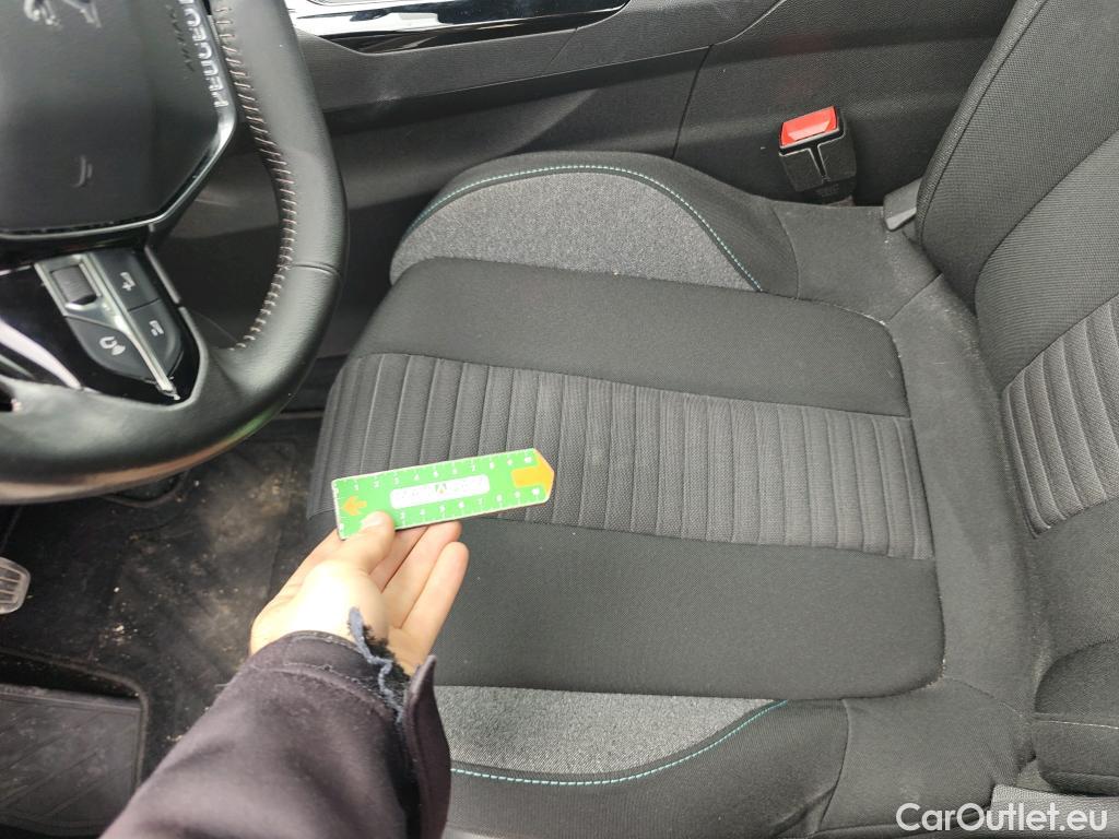  Peugeot  3008  Active Pack 1.2 PureTech 130CV MT6 E6d #16