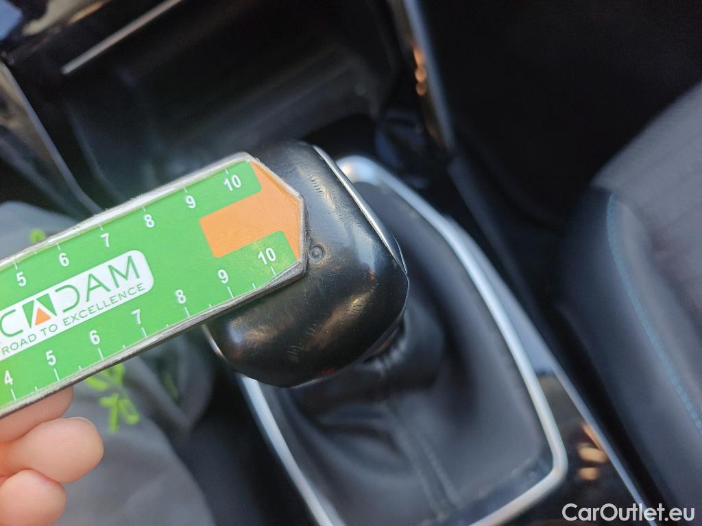  Peugeot  2008 PEUGEOT  / 2019 / 5P / todoterreno Allure BlueHDI 81kW (110CV) #21