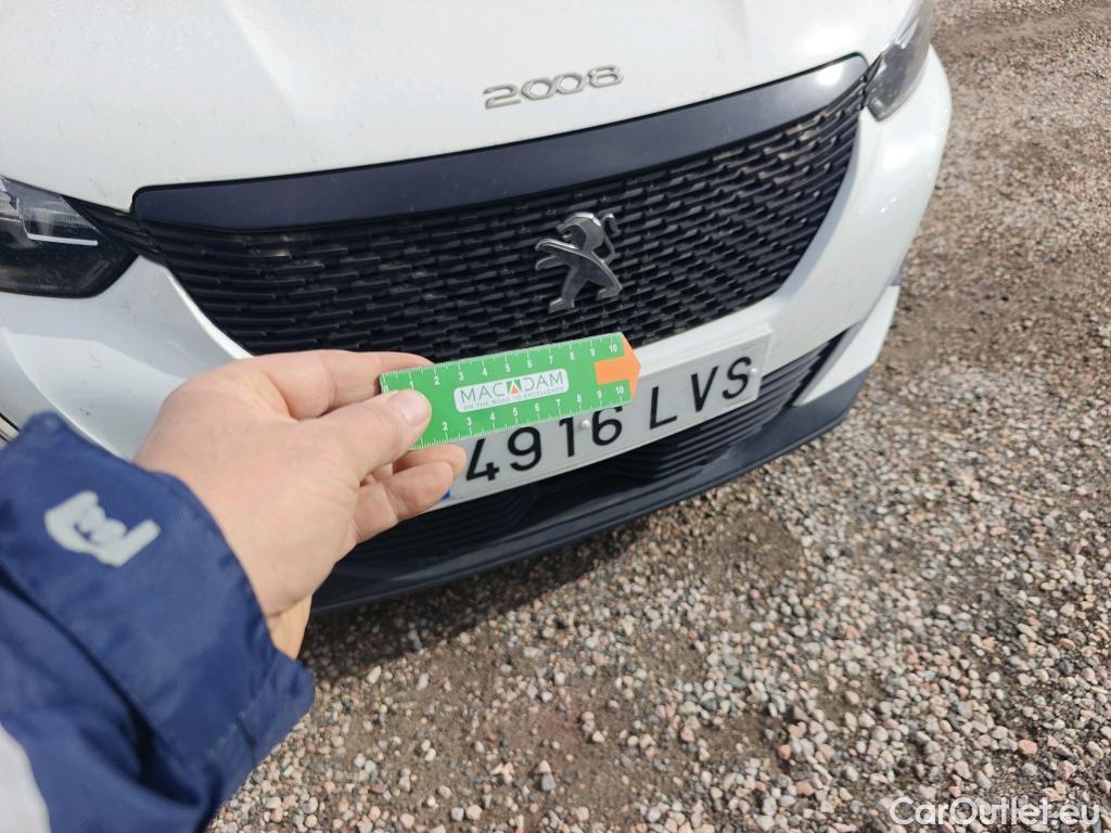  Peugeot  2008 PEUGEOT  / 2019 / 5P / todoterreno Active Puretech 100 S&S BVM6 #22