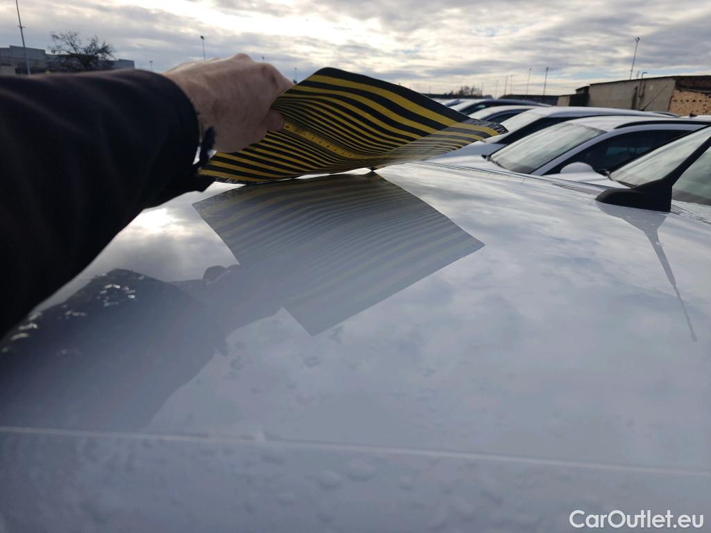  Peugeot  208 PEUGEOT  / 2019 / 5P / berlina con portón BlueHDi 73kW (100CV) Active Pack (AC) #4