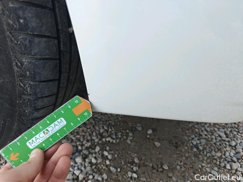  Peugeot  208 PEUGEOT  / 2019 / 5P / berlina con portón BlueHDi 73kW (100CV) Active #41