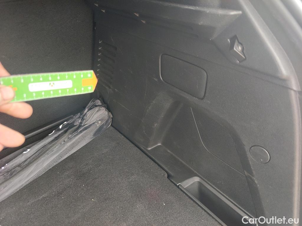  Peugeot  3008 PEUGEOT  / 2020 / 5P / todoterreno 1.5 BlueHDi 96kW Active Pack EAT8 #26